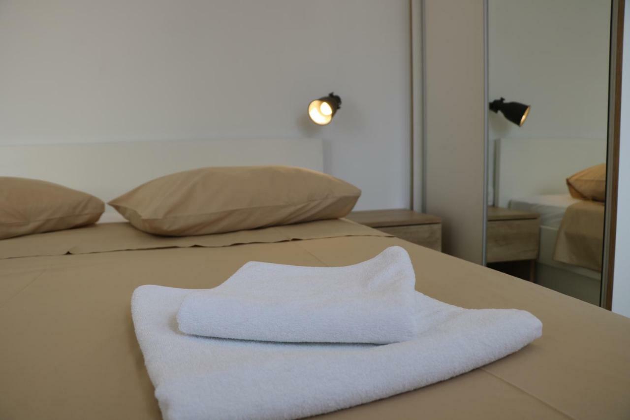 コミジャ The Little Gem Bed & Breakfast エクステリア 写真
