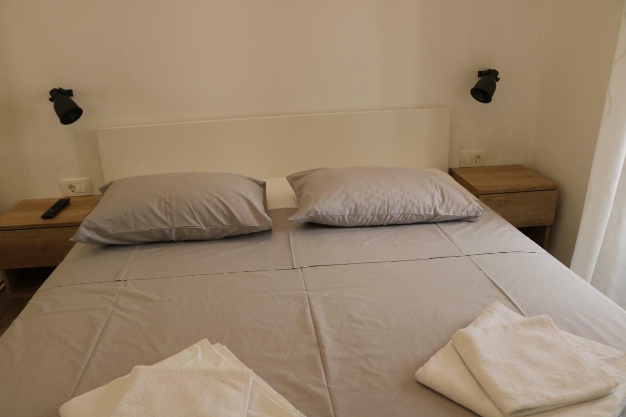 コミジャ The Little Gem Bed & Breakfast エクステリア 写真
