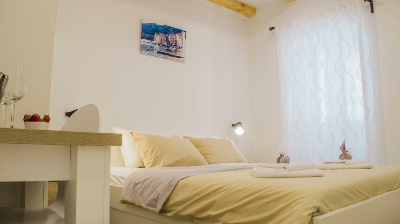 コミジャ The Little Gem Bed & Breakfast エクステリア 写真