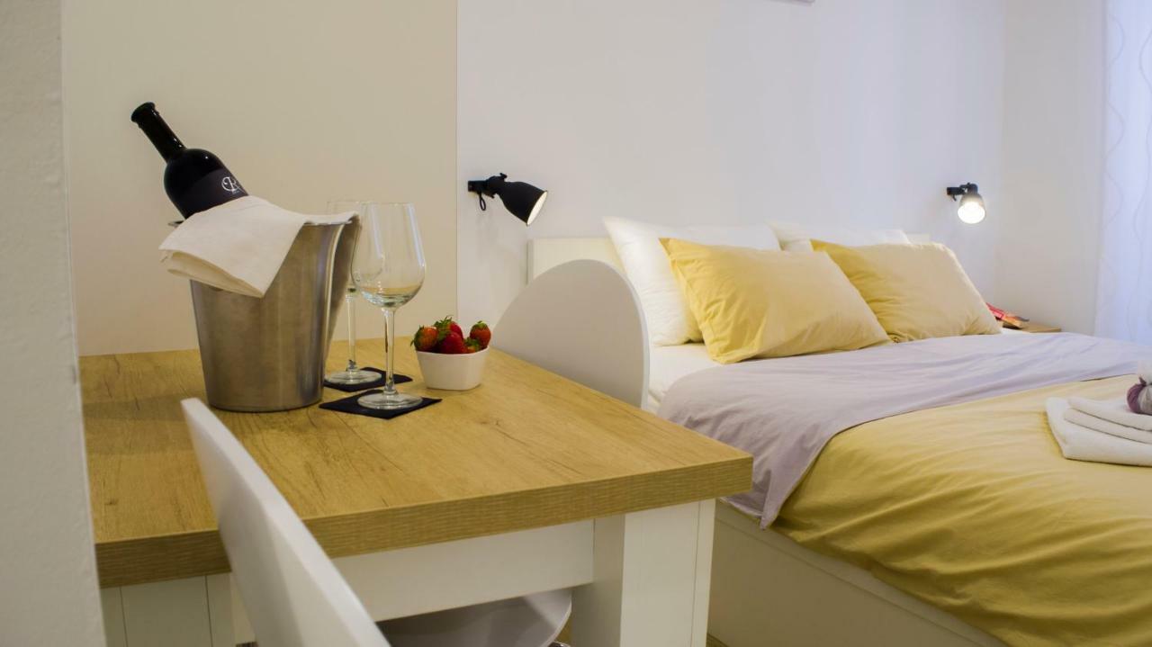 コミジャ The Little Gem Bed & Breakfast エクステリア 写真
